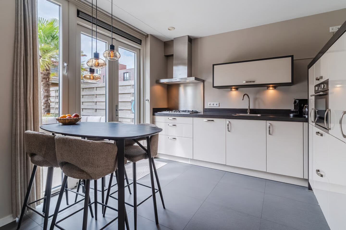 Hoekwoning te koop: Vlasven 44, Veghel
