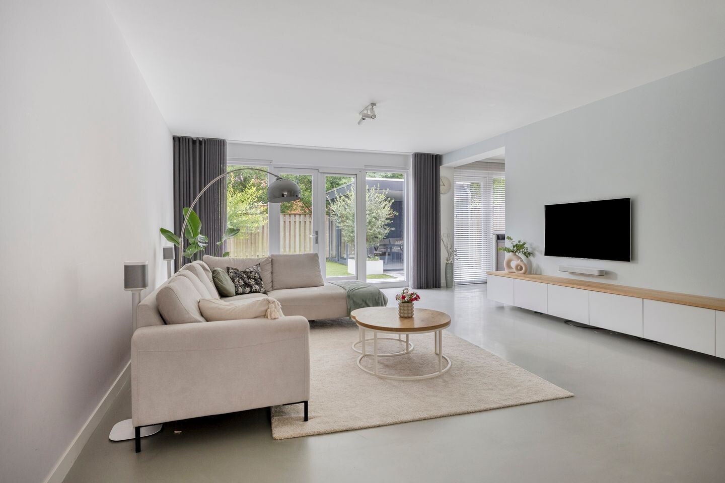 Tussenwoning te koop: Vlasven 215, Veghel