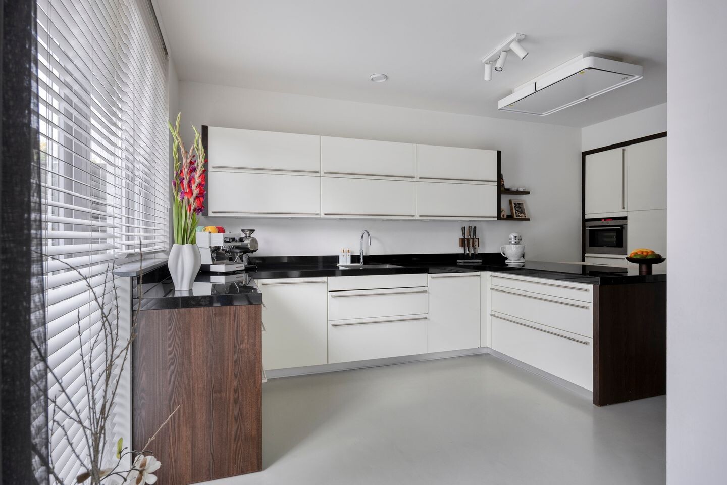 Tussenwoning te koop: Vlasven 215, Veghel