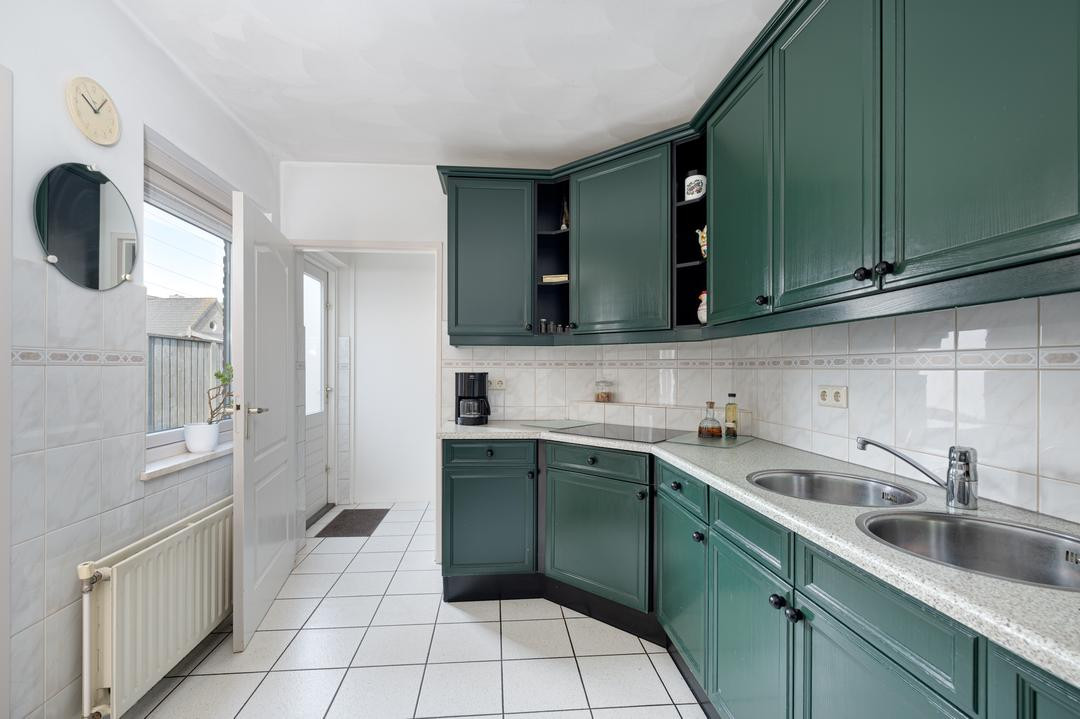 Tussenwoning te koop: Schoolhuisweg 25, Veghel