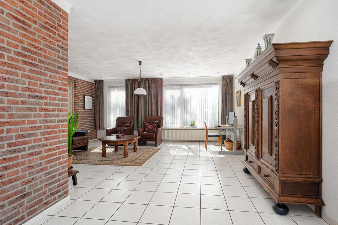 Tussenwoning te koop: Schoolhuisweg 25, Veghel