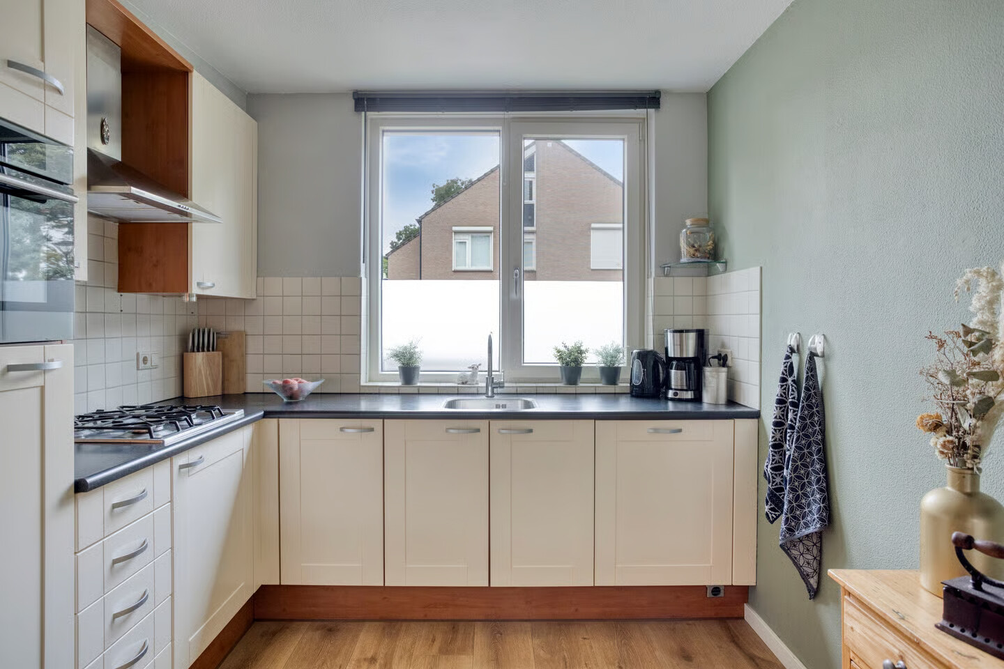Tussenwoning te koop: Schapeweide 16, Veghel