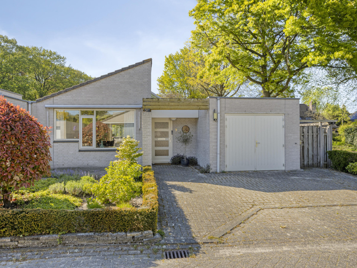Twee-onder-één-kap te koop: Rietstraat 11, Schijndel