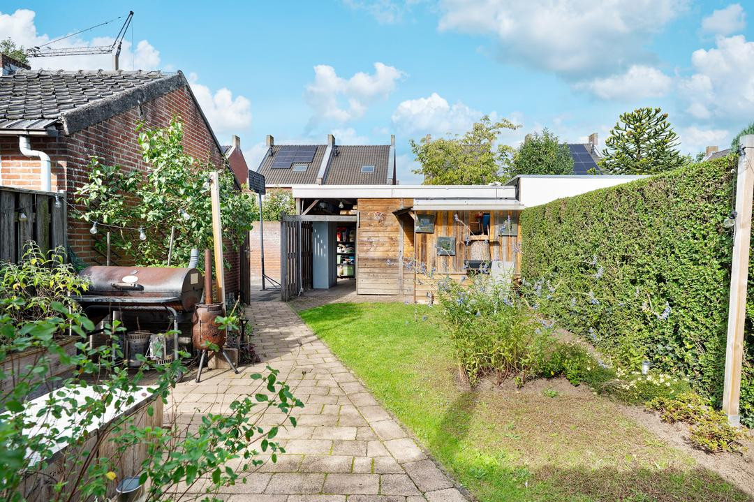 Tussenwoning te koop: Mgr. Zwijsenstraat 16, Schijndel