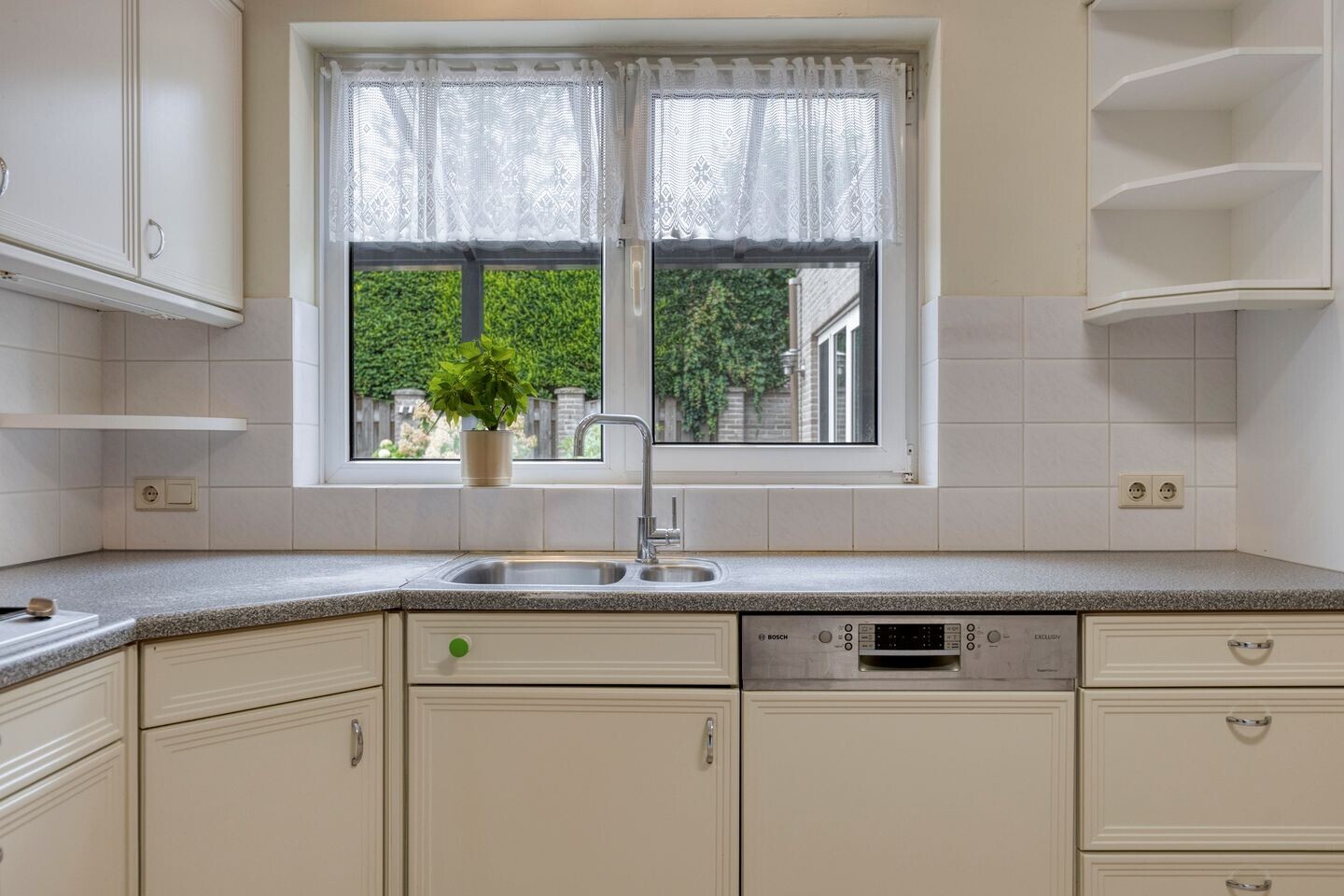 Hoekwoning te koop: Ringoven 12, Veldhoven