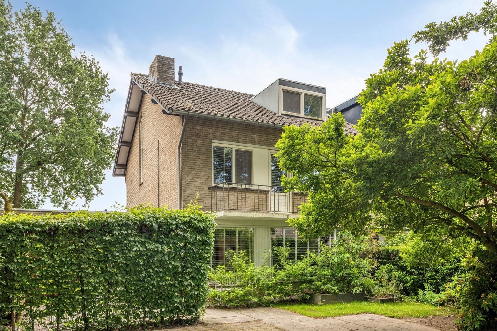 Twee-onder-één-kap te koop: Blaarthemseweg 52, Veldhoven