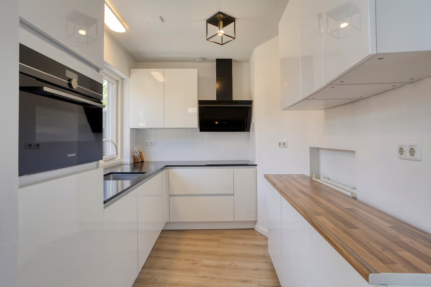 Hoekwoning te koop: Duivelsberg 11, Veldhoven