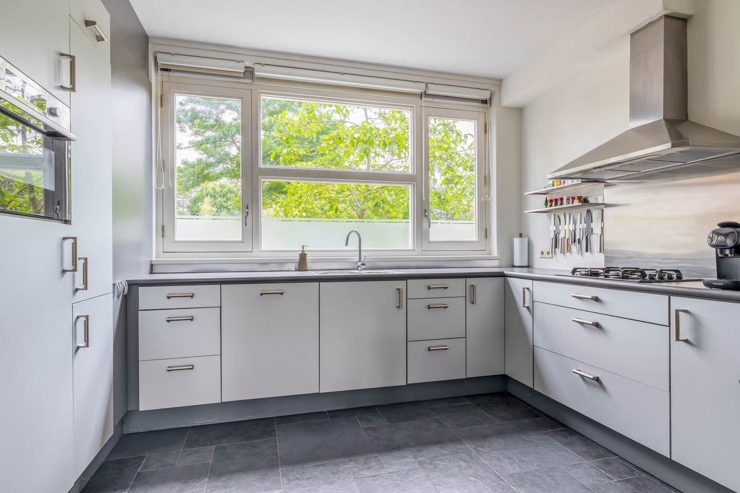 Tussenwoning te koop: Regenboogven 63, Veldhoven