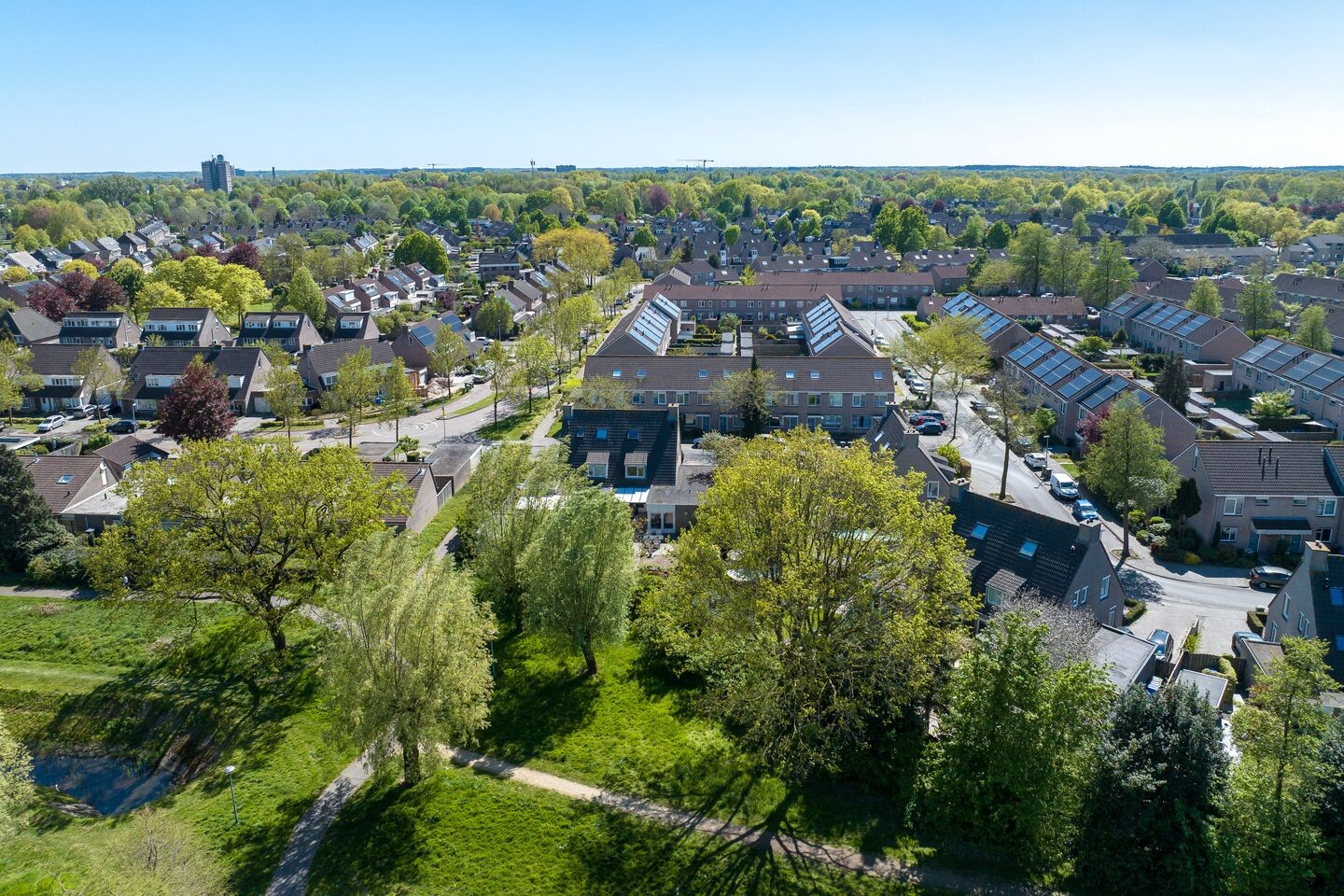 Twee-onder-één-kap te koop: Bergerhei 69, Veldhoven