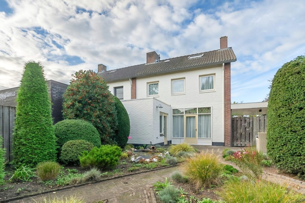 Twee-onder-één-kap te koop: Geerhof 13, Eersel