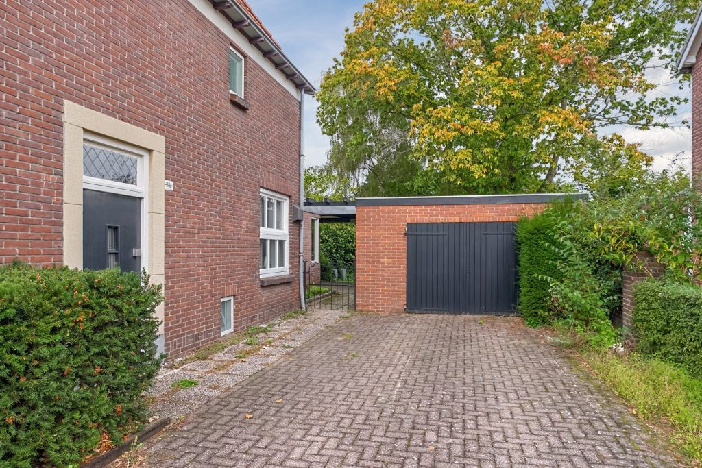 Twee-onder-één-kap te koop: Wolverstraat 32, Duizel