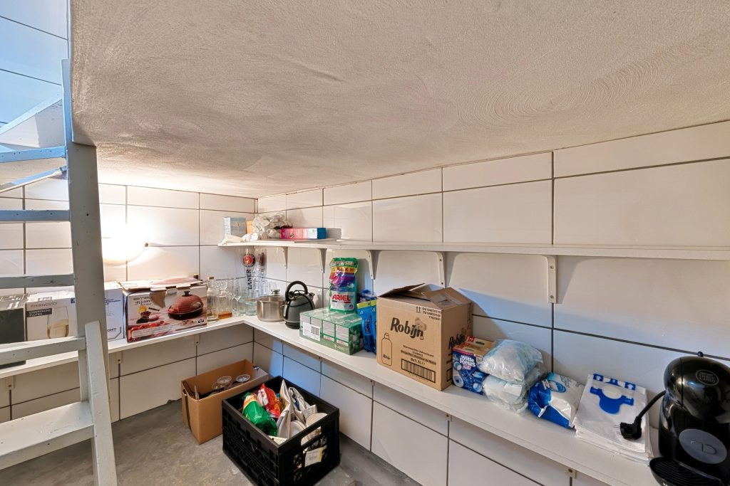 Twee-onder-één-kap te koop: Van den Elsenstraat 23, Hapert