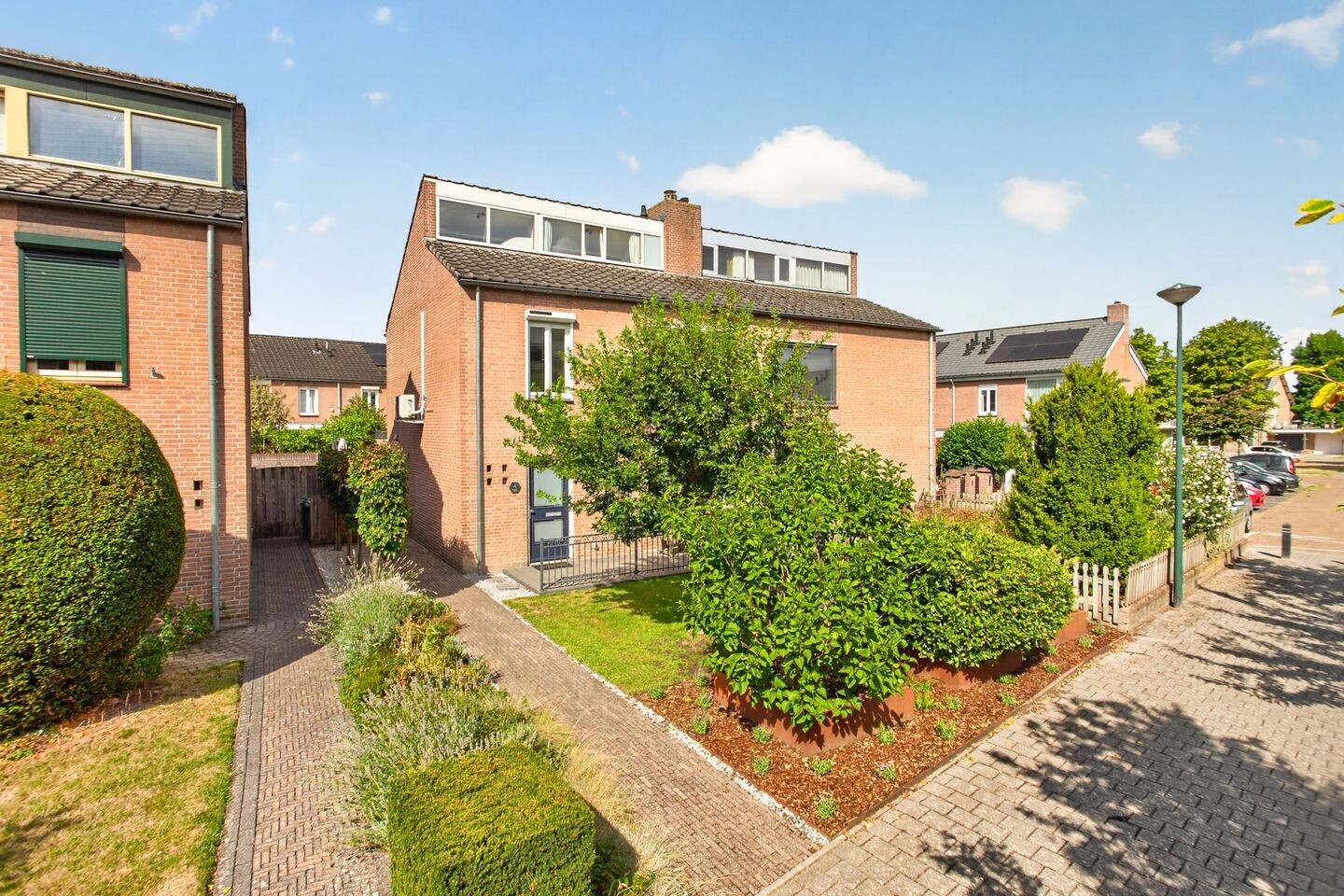 Tussenwoning te koop: Fresiapad 4, Valkenswaard