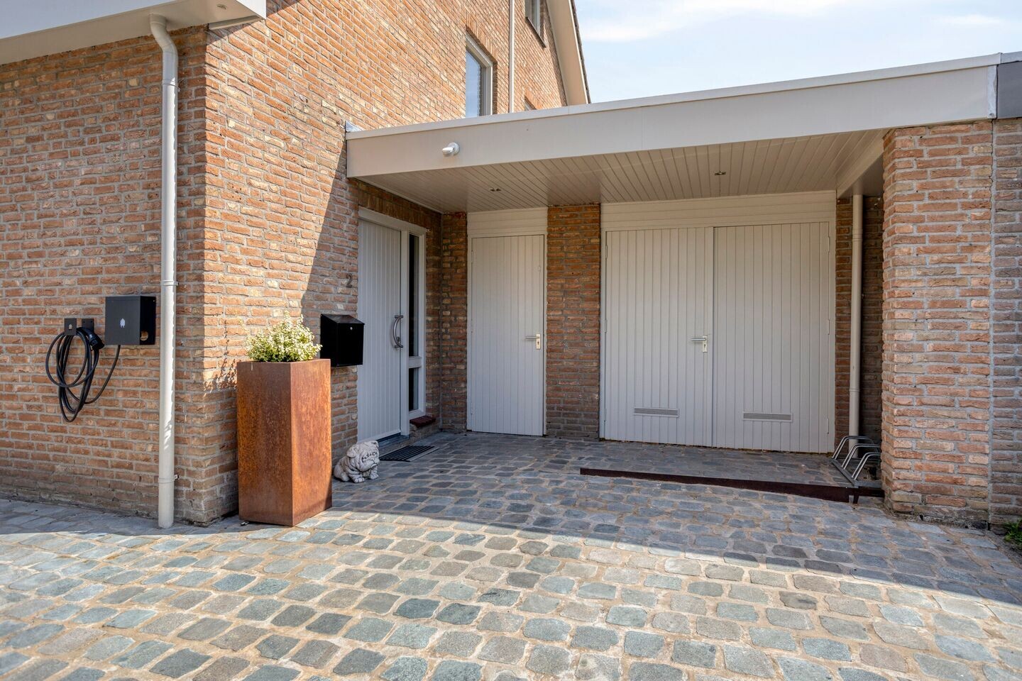 Twee-onder-één-kap te koop: Snijderwei 2, Valkenswaard