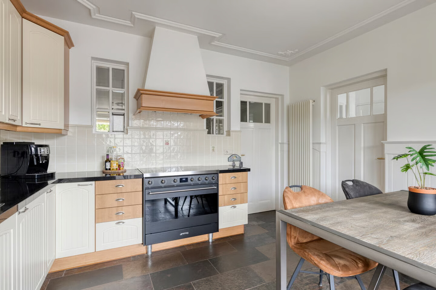 Twee-onder-één-kap te koop: Kerkakkerstraat 25, Valkenswaard