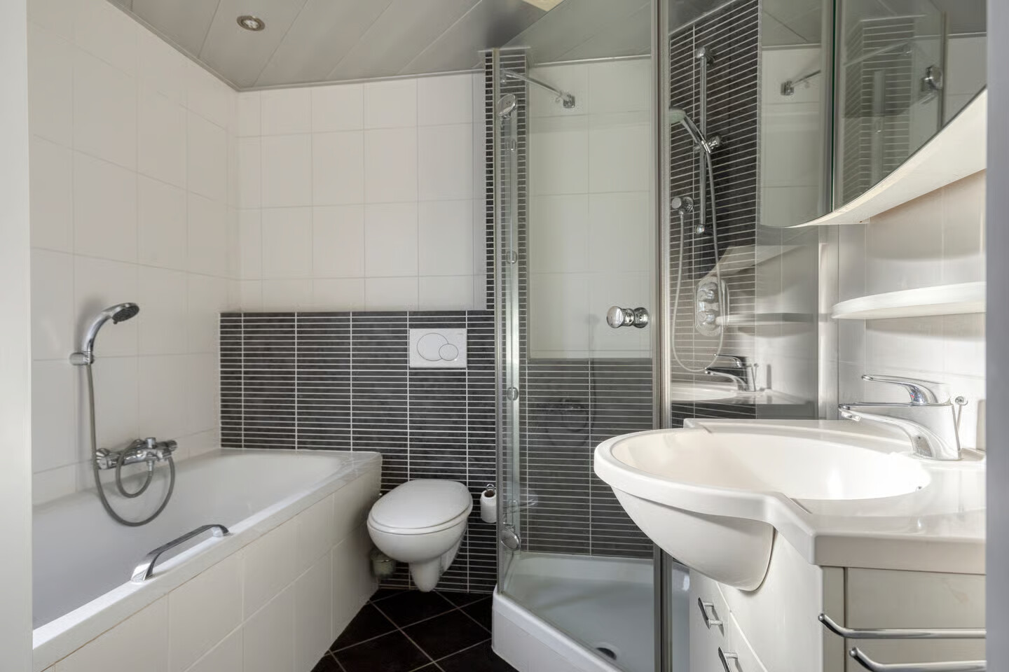 Tussenwoning te koop: Bosbeslaan 6, Valkenswaard