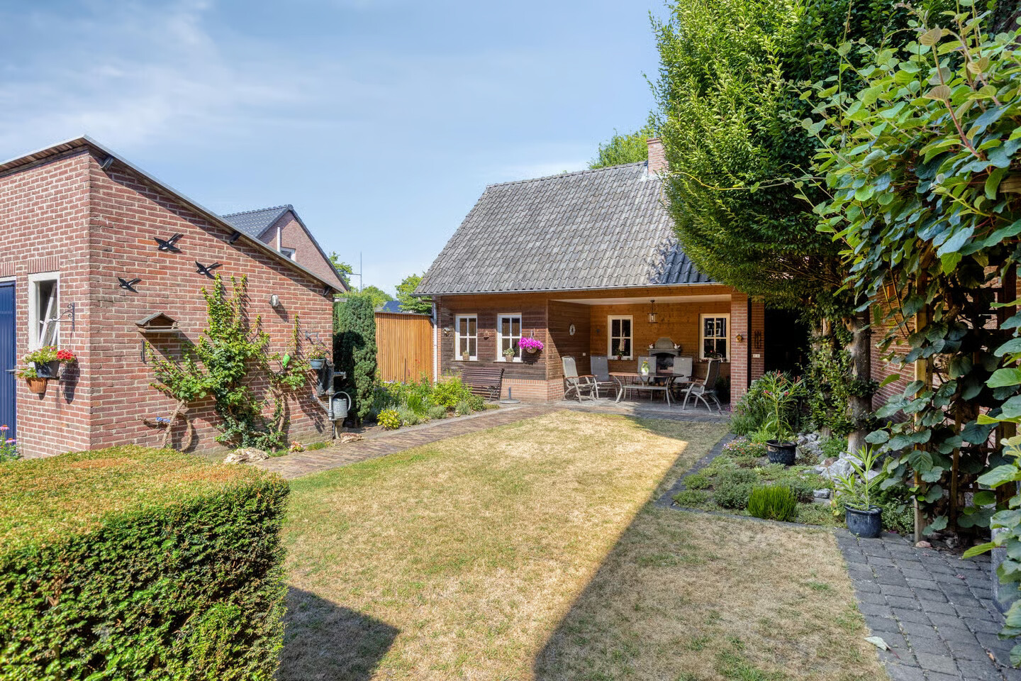 Hoekwoning te koop: Deken Frankenstraat 17, Valkenswaard