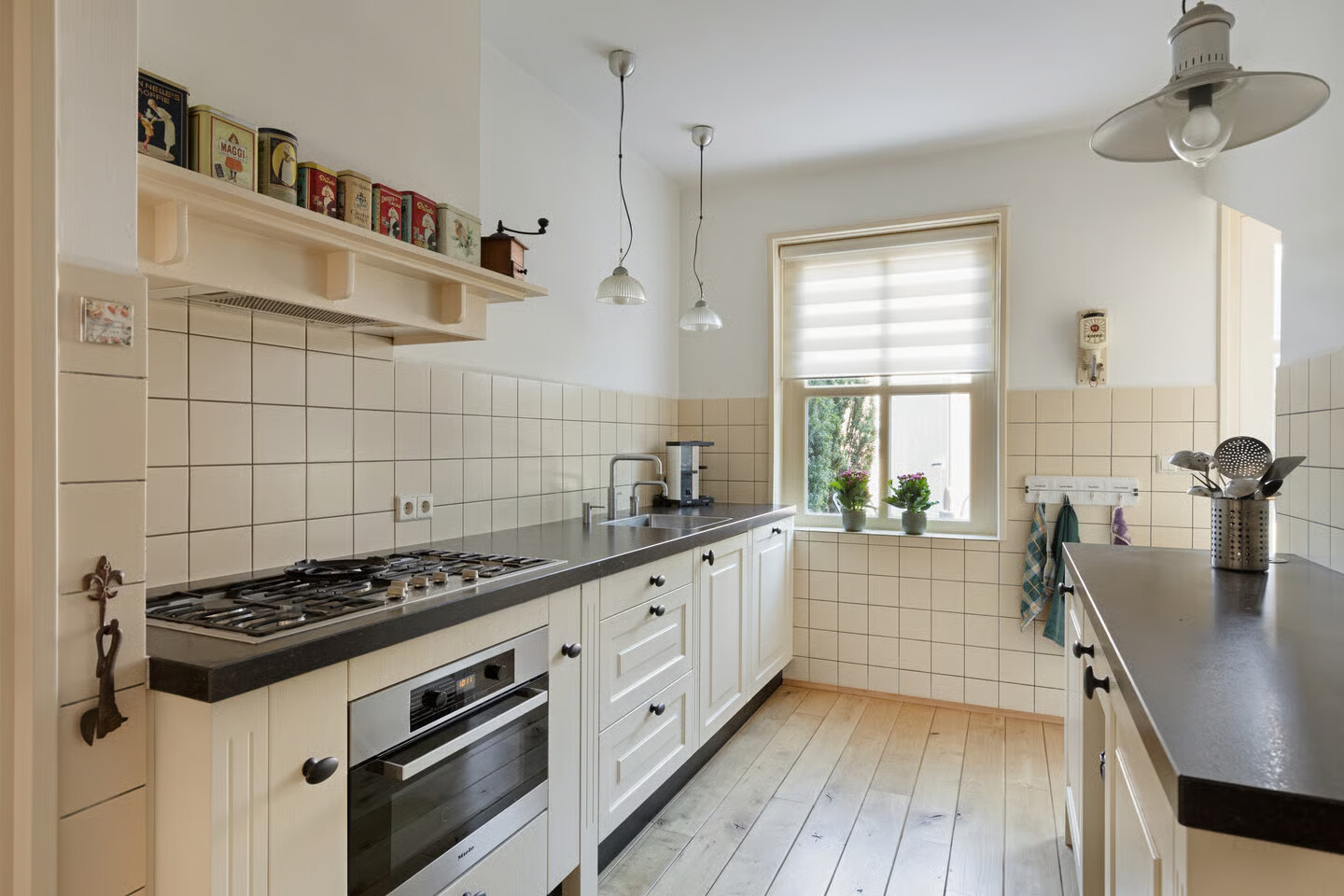 Hoekwoning te koop: Deken Frankenstraat 17, Valkenswaard