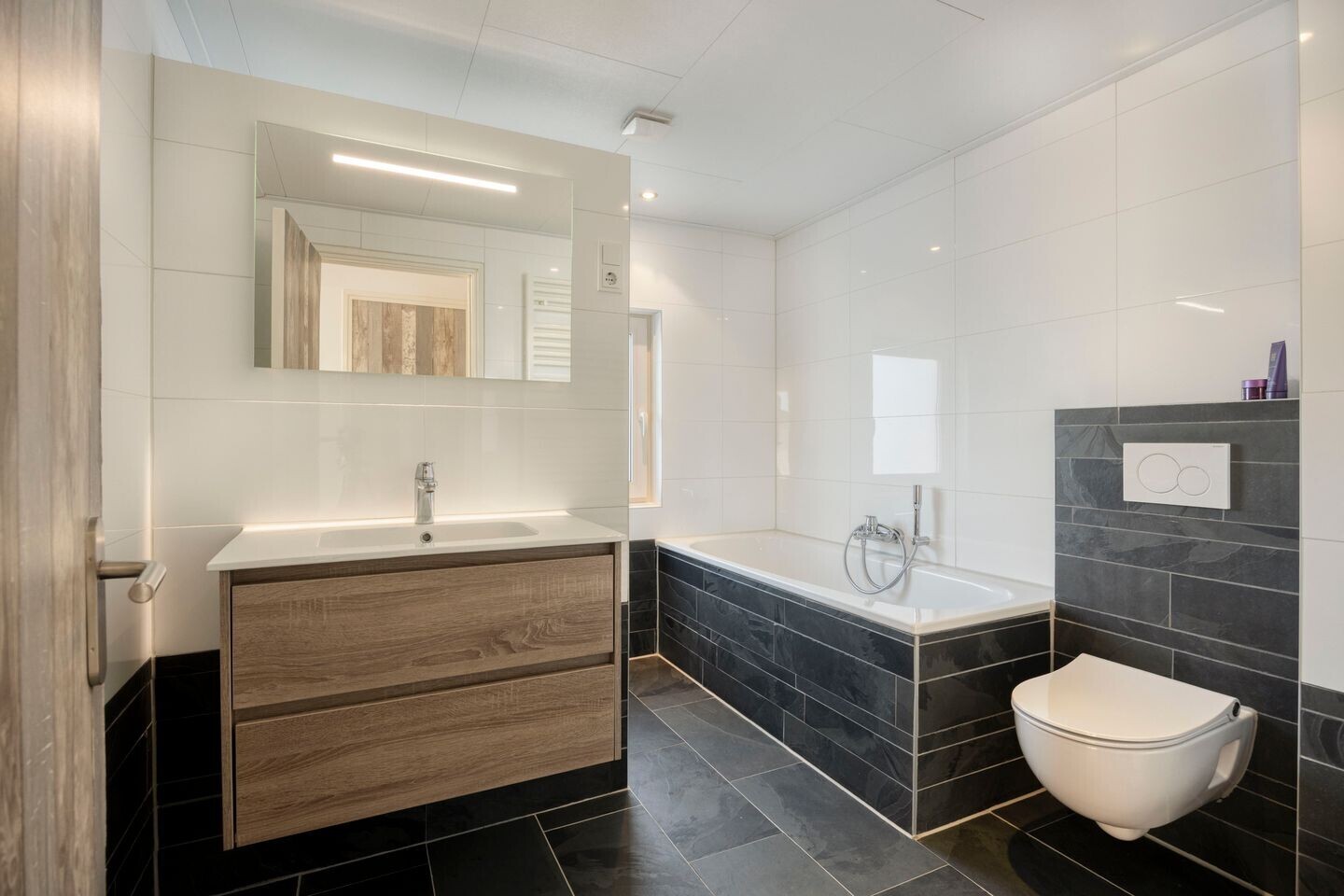 Tussenwoning te koop: Eekhoornstraat 7, Valkenswaard
