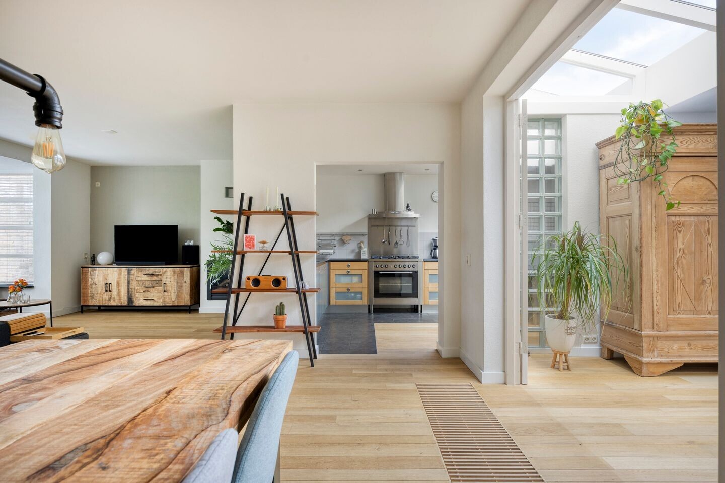 Tussenwoning te koop: van den Valgaetstraat 6, Bergeijk