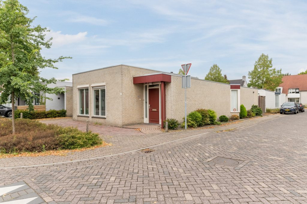 Hoekwoning te koop: Eykereind 65, Bergeijk