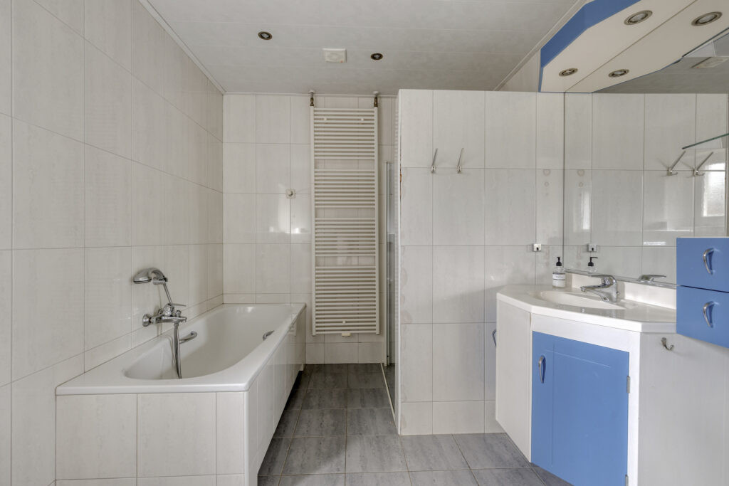 Hoekwoning te koop: Loo 93, Bergeijk