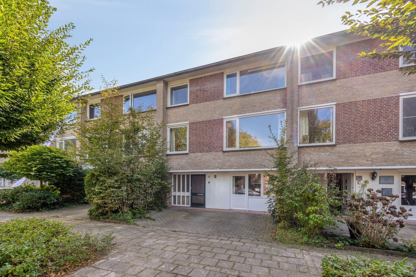 Tussenwoning te koop: Alsemlaan 18, Waalre