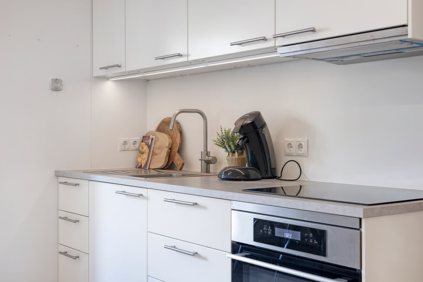 Tussenwoning te koop: Alsemlaan 18, Waalre