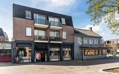 Den Hof 15