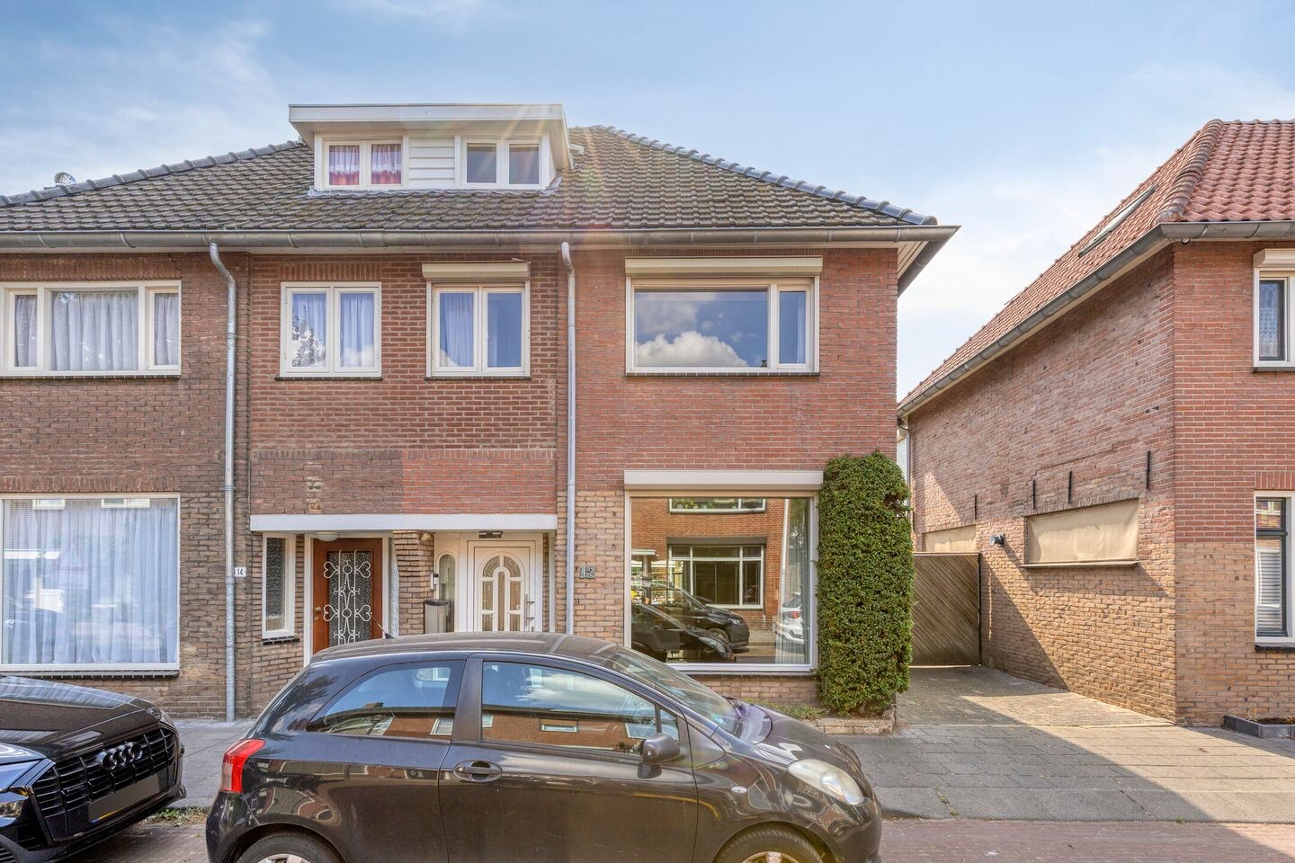 Twee-onder-één-kap te koop: Nassaustraat 12, Waalre