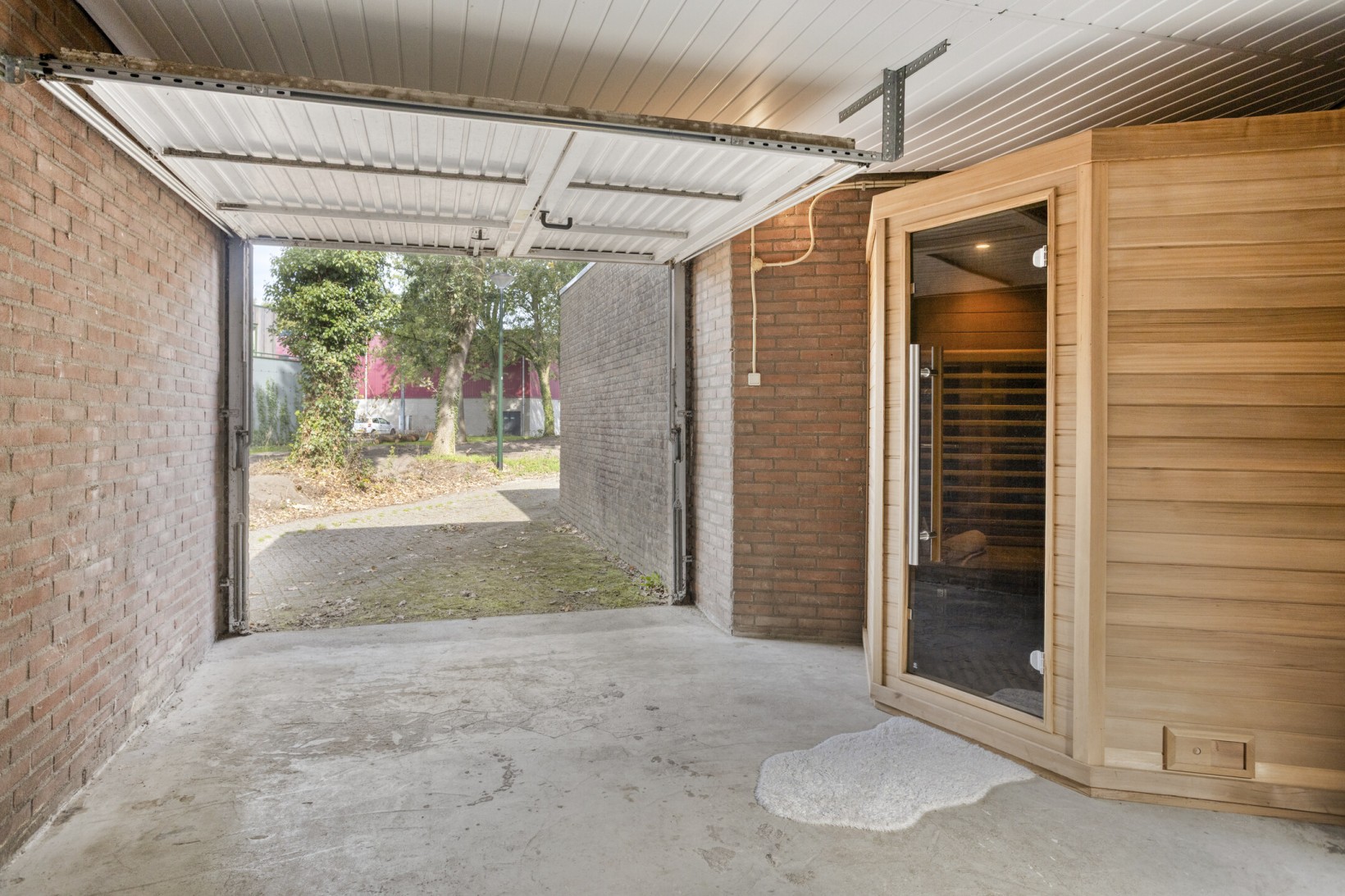 Tussenwoning te koop: Maria van Bourgondiëlaan 7, Waalre
