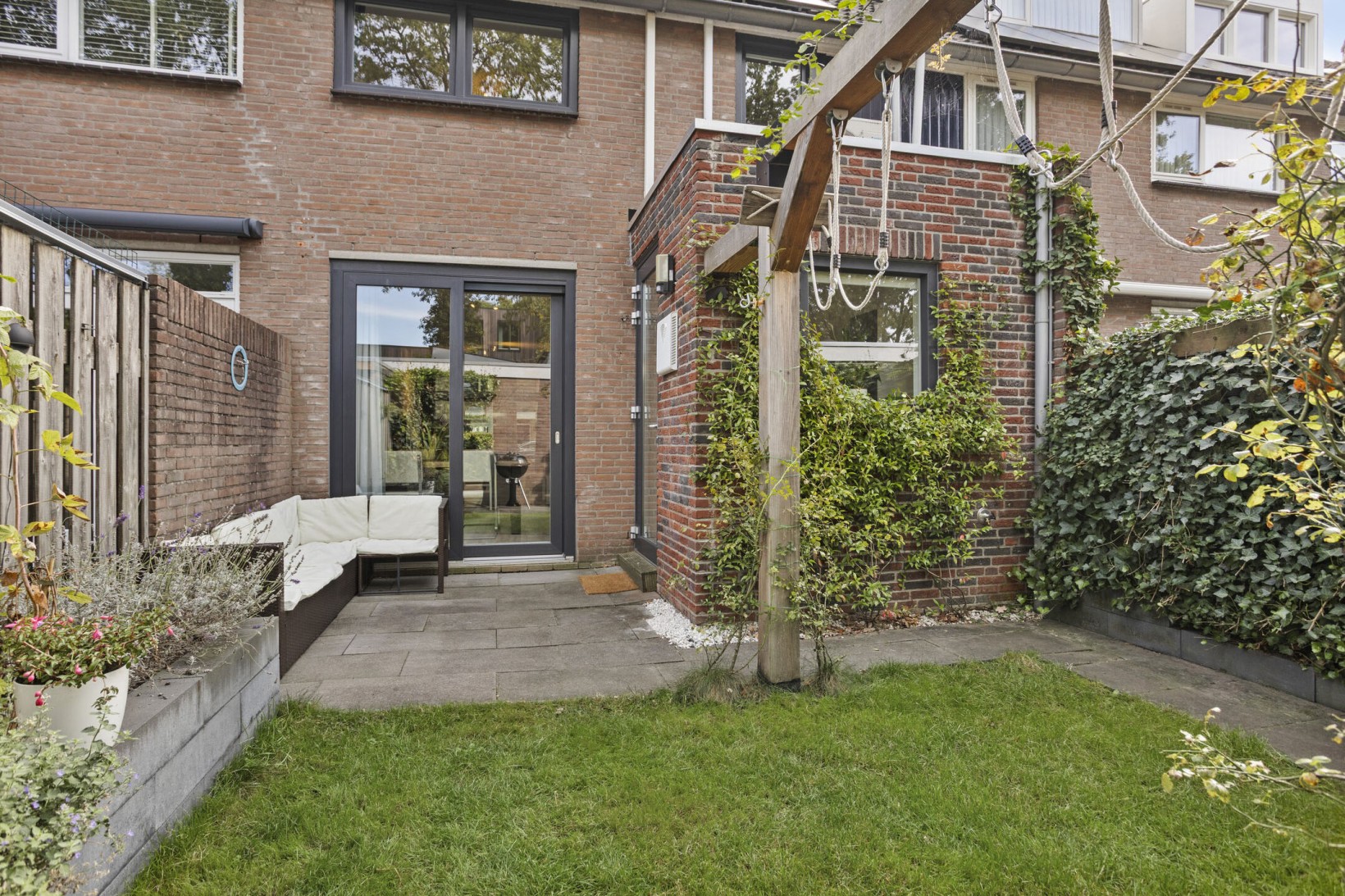 Tussenwoning te koop: Maria van Bourgondiëlaan 7, Waalre