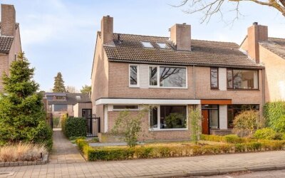 Maximiliaanlaan 24