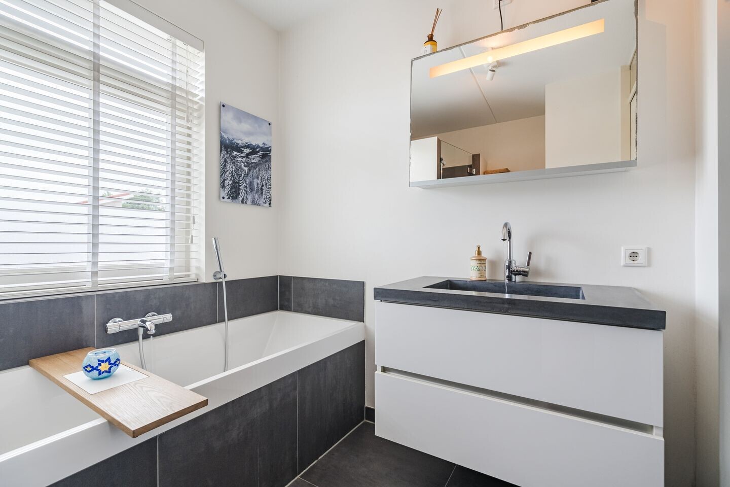 Tussenwoning te koop: Antonius van Lieropstraat 29, Heeze