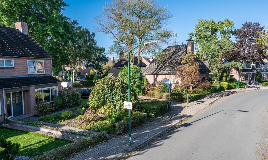 Hoekwoning te koop: de Ambachten 120, Heeze