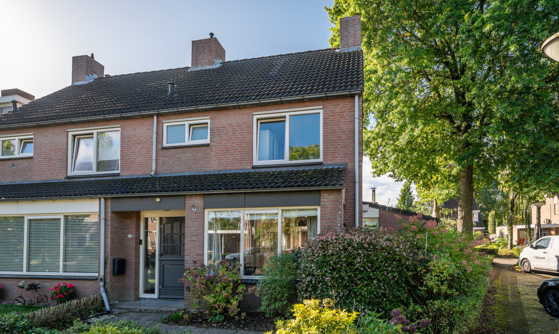 Hoekwoning te koop: de Ambachten 120, Heeze
