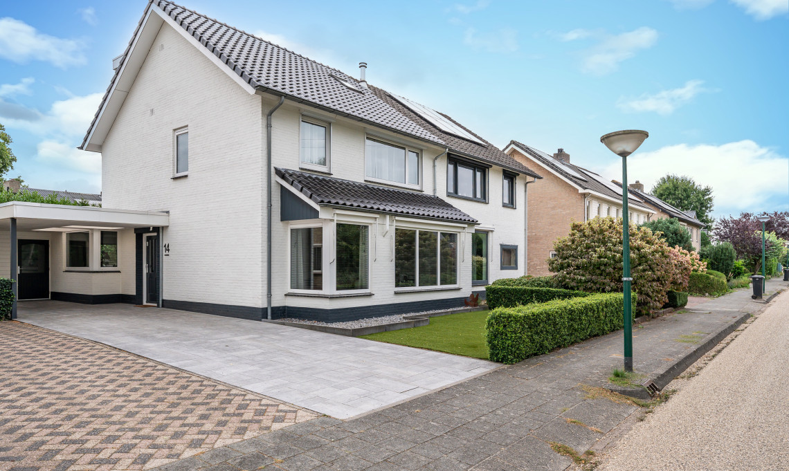 Twee-onder-één-kap te koop: Spoetnik 14, Heeze