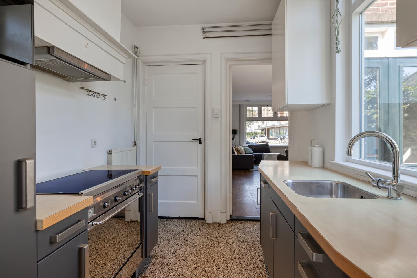 Tussenwoning te koop: Heezerweg 134, Eindhoven