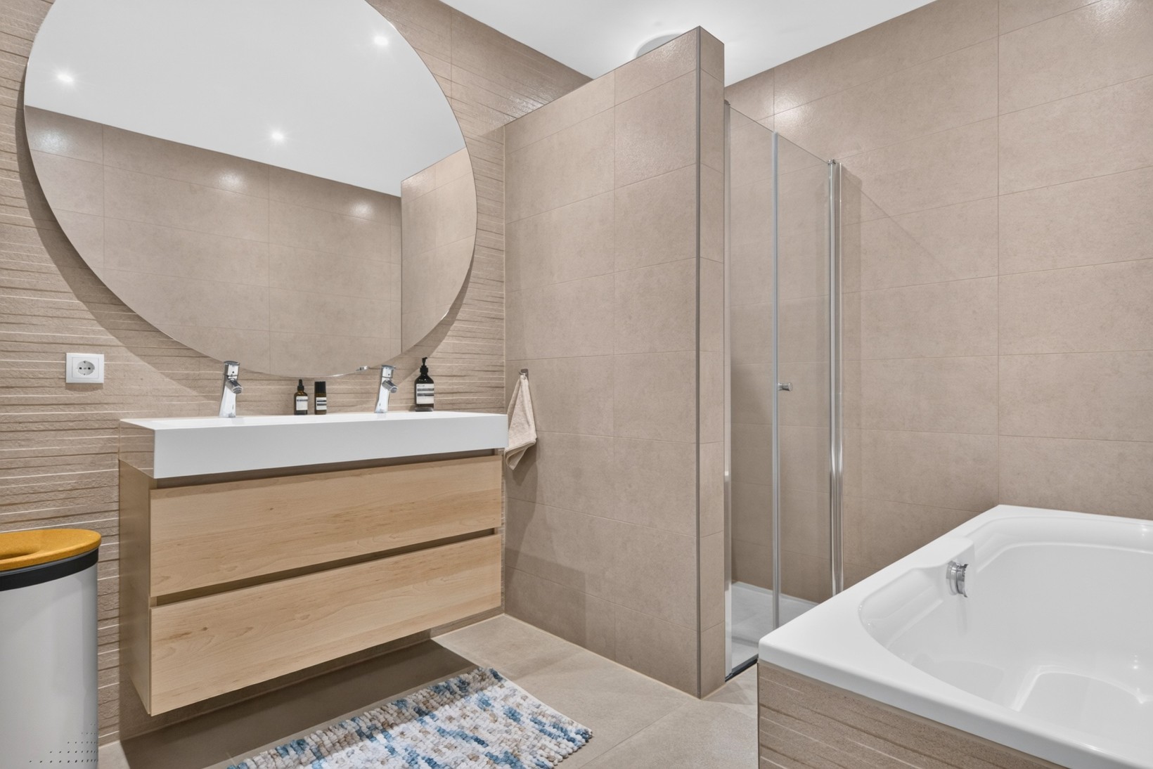 Appartement te koop: Amsberghof 2, Eindhoven