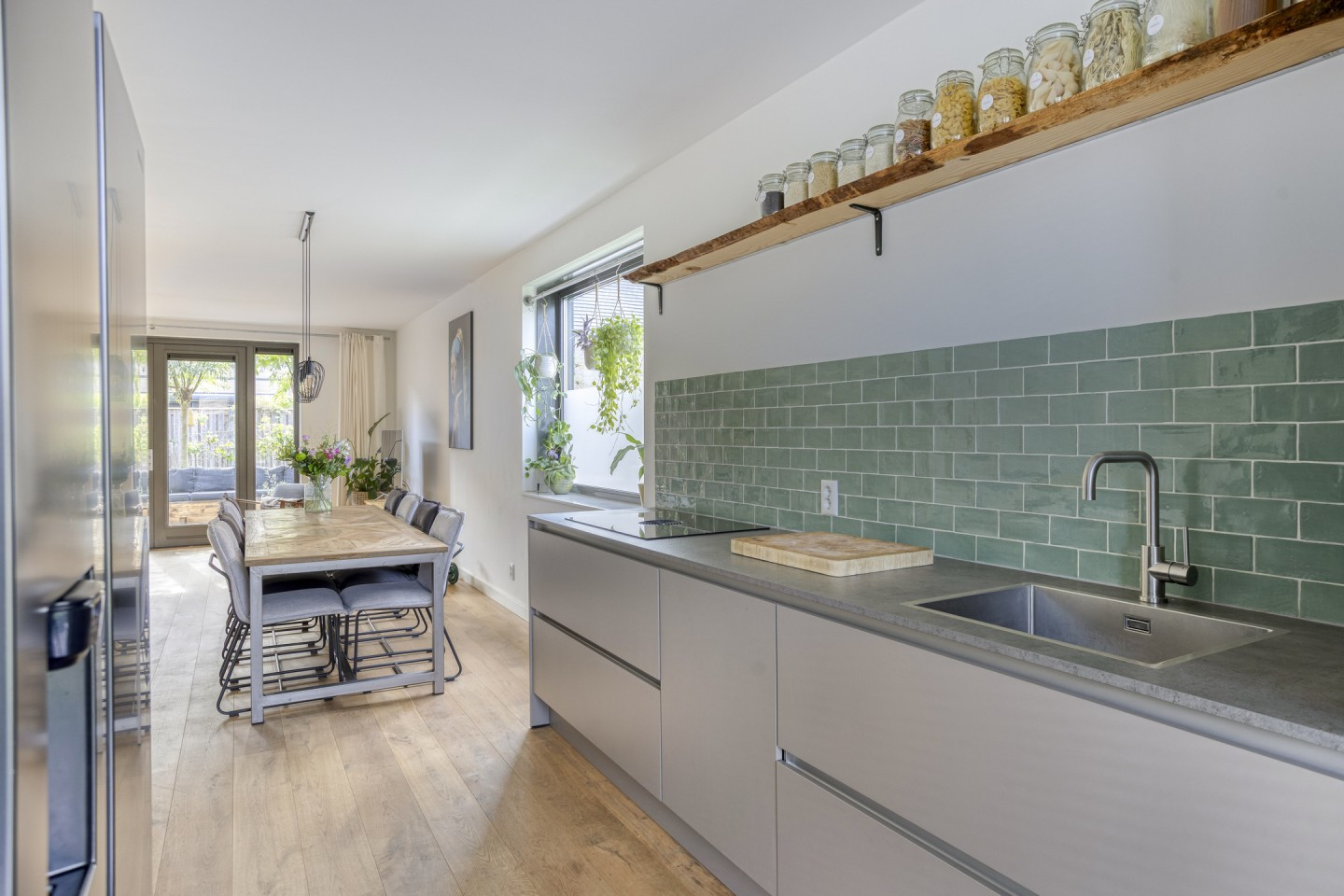 Hoekwoning te koop: Douglashout 110, Eindhoven