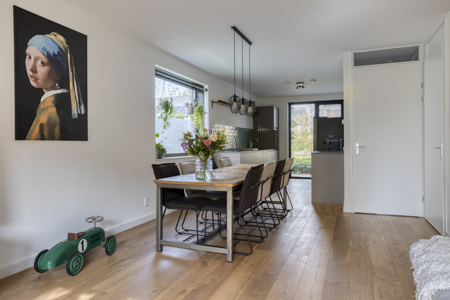 Hoekwoning te koop: Douglashout 110, Eindhoven