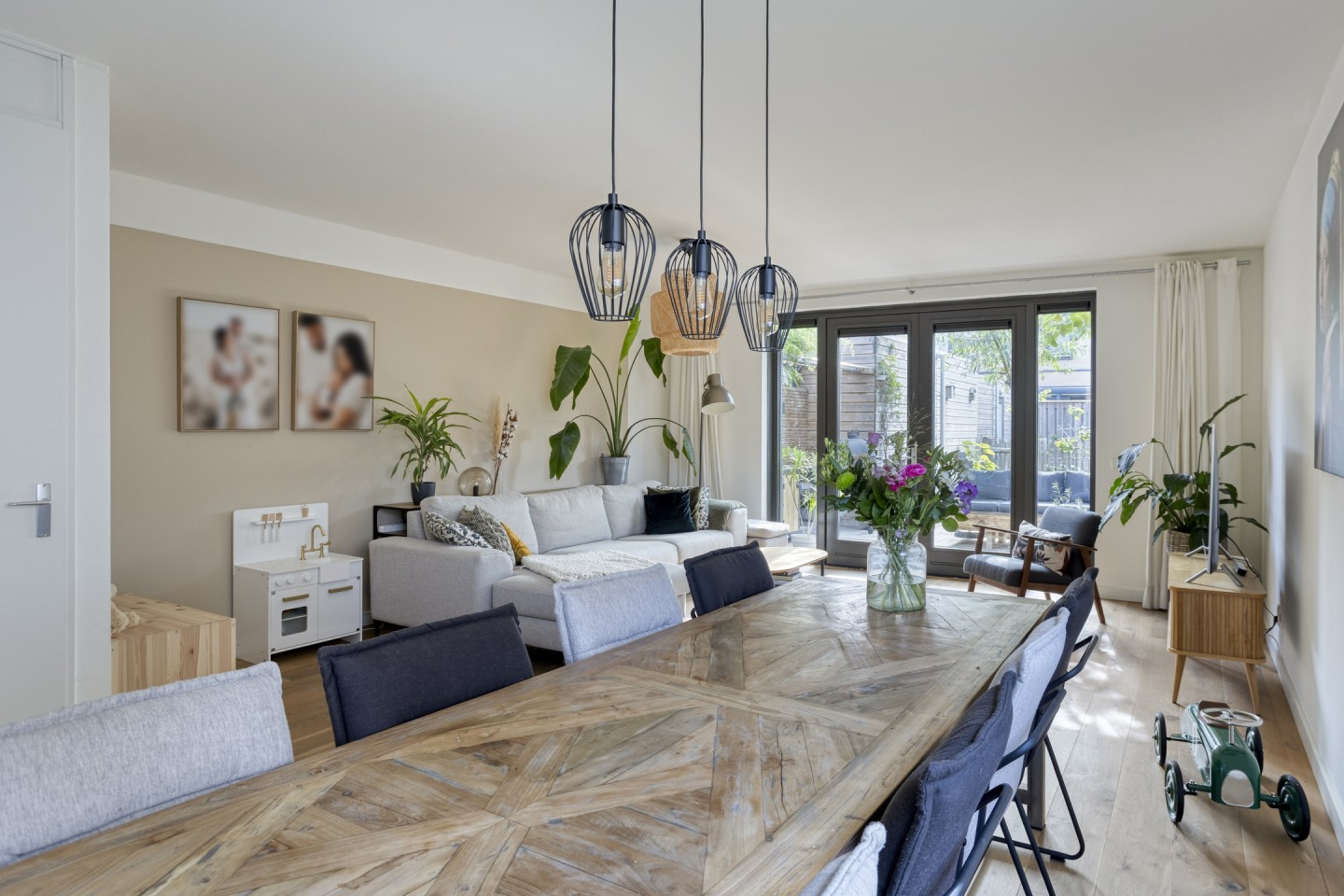 Hoekwoning te koop: Douglashout 110, Eindhoven
