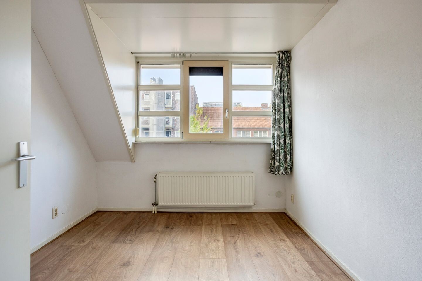 Tussenwoning te koop: Cornelis Bloemaertstraat 26, Eindhoven