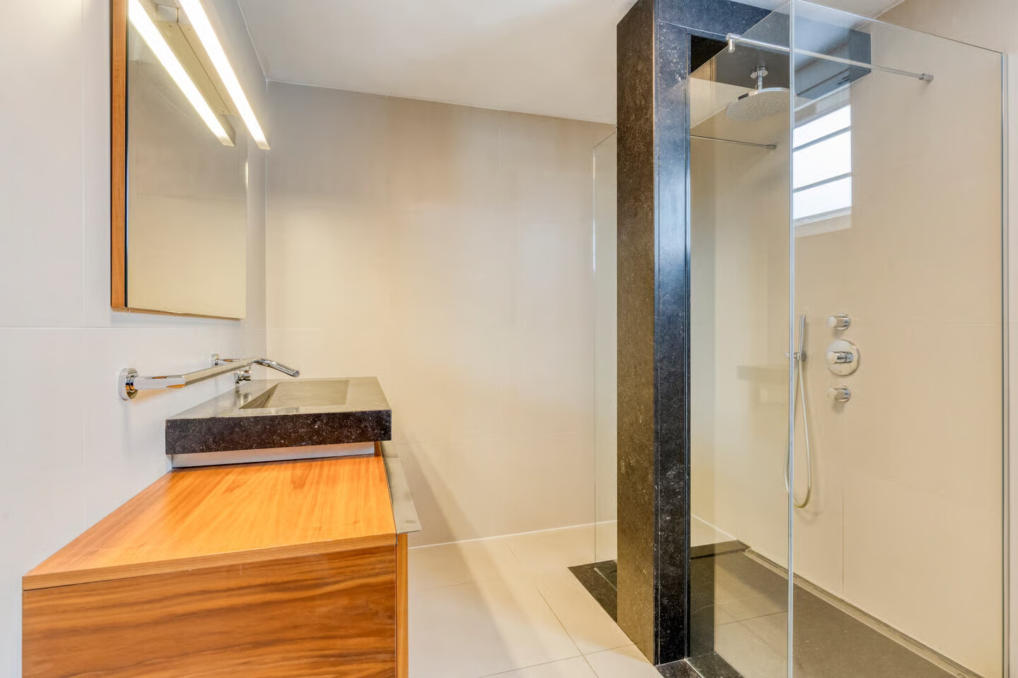 Tussenwoning te koop: Europalaan 148, Eindhoven