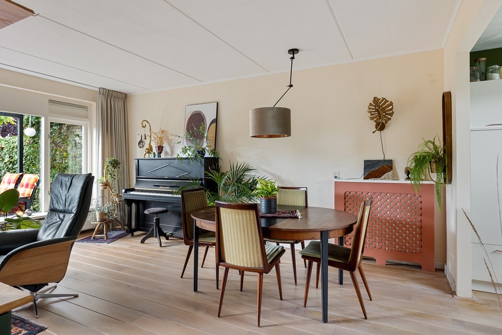 Hoekwoning te koop: Generaal van Heutszlaan 1, Eindhoven