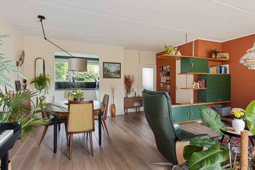 Hoekwoning te koop: Generaal van Heutszlaan 1, Eindhoven