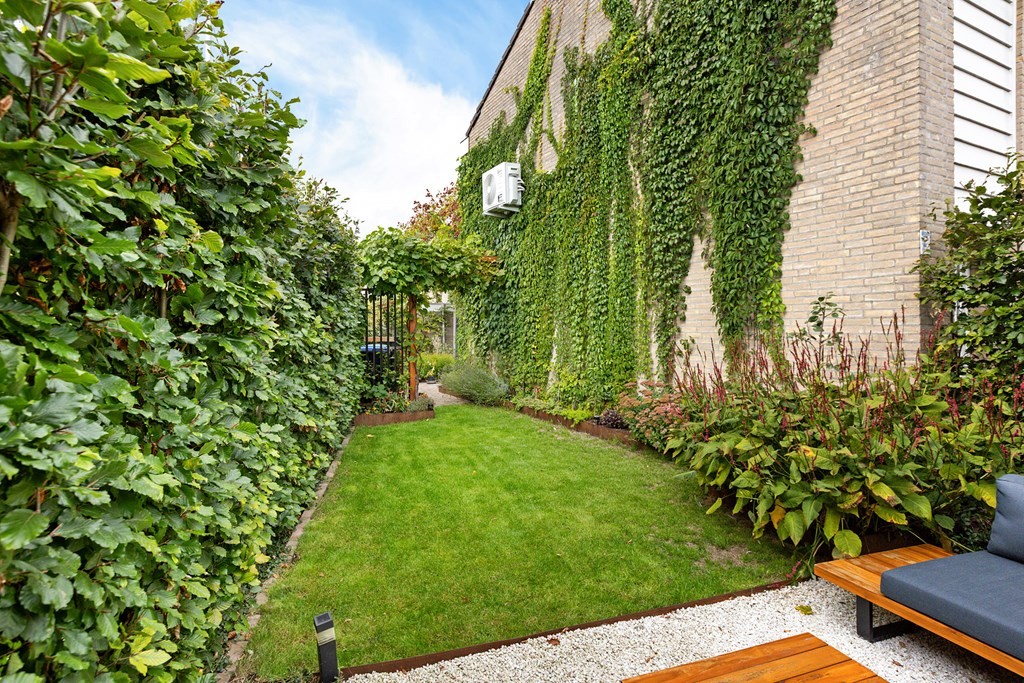 Hoekwoning te koop: Generaal van Heutszlaan 1, Eindhoven