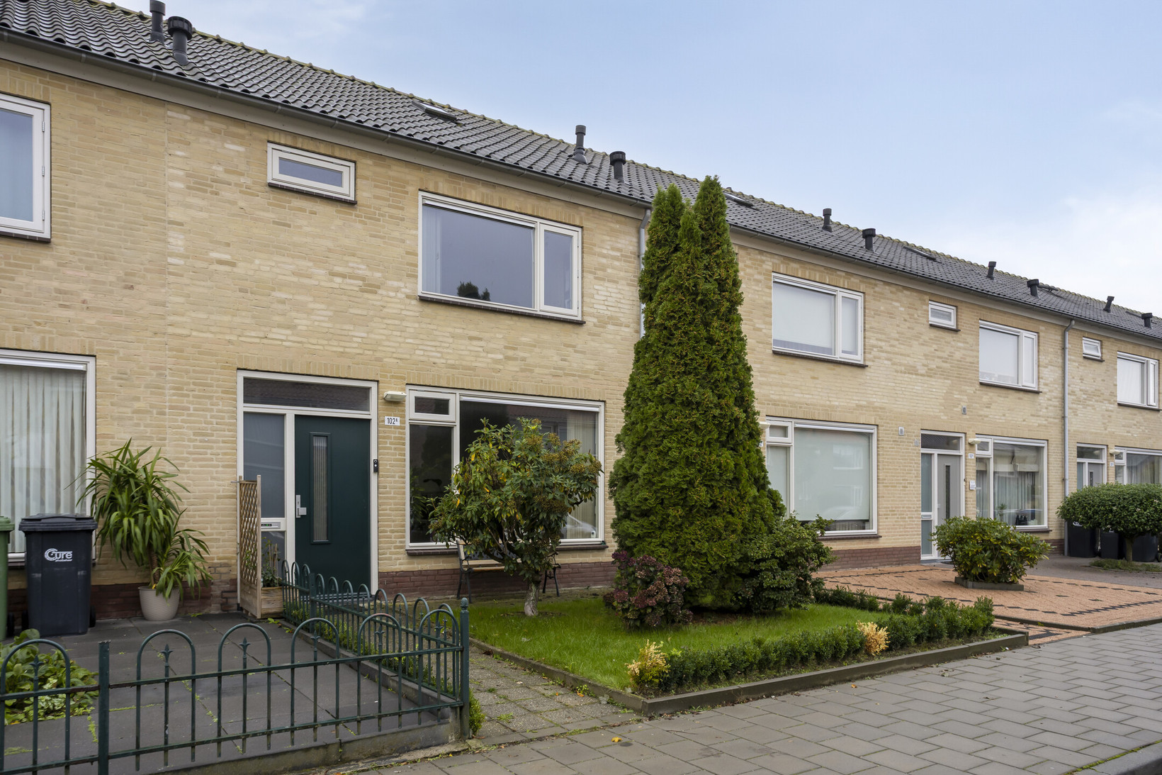 Tussenwoning te koop: Generaal Dibbetslaan 102A, Eindhoven