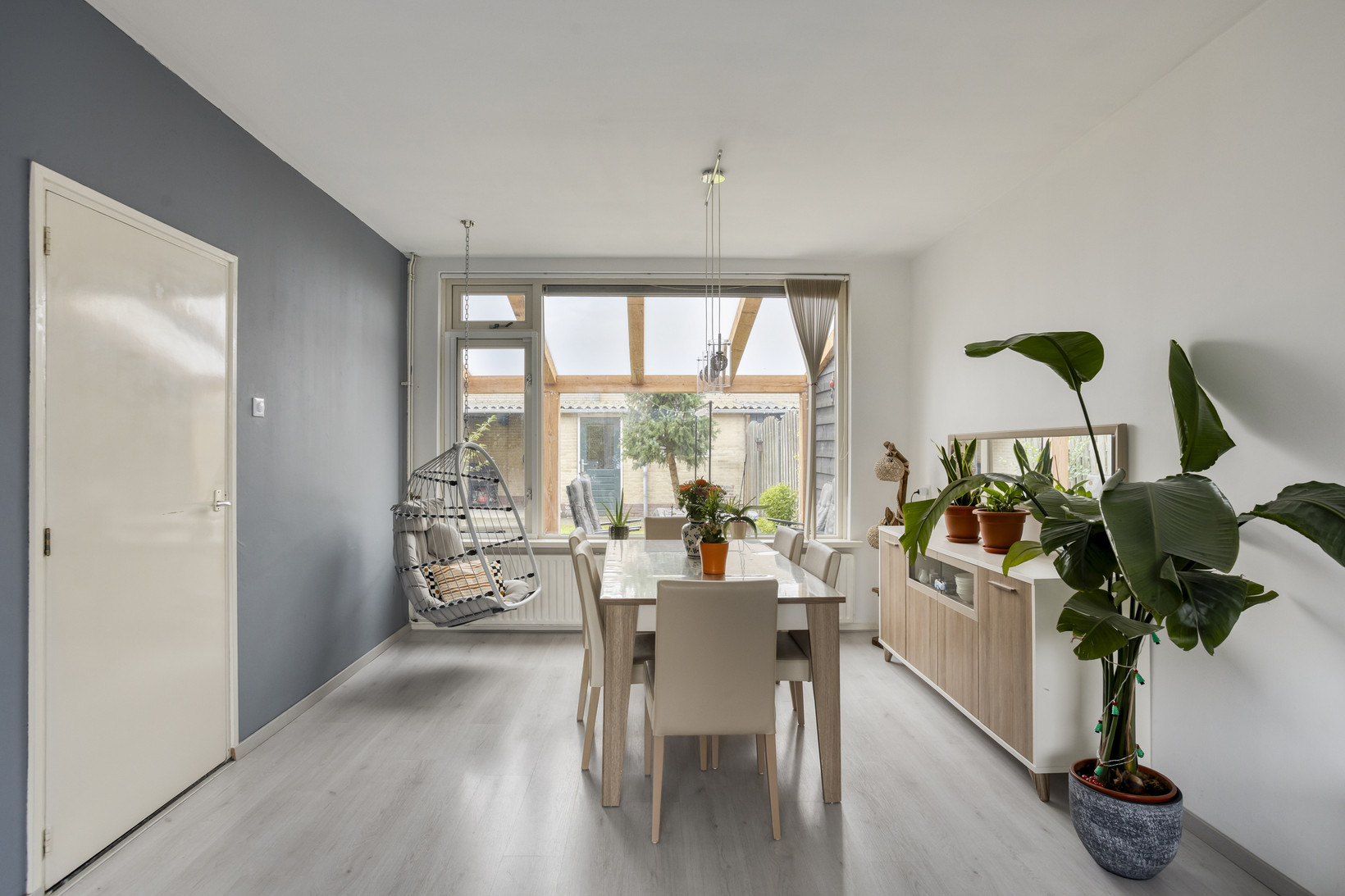 Tussenwoning te koop: Generaal Dibbetslaan 102A, Eindhoven