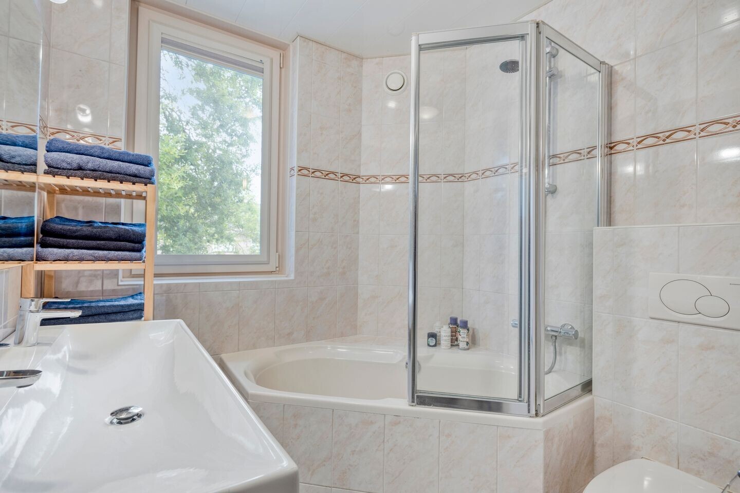 Tussenwoning te koop: Fransebaan 572, Eindhoven